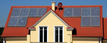 Solarpanele auf Dach